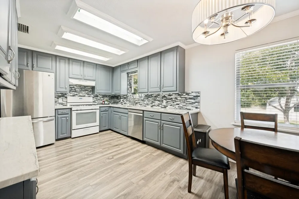 1009 Zelda Drive Hurst, TX 76053