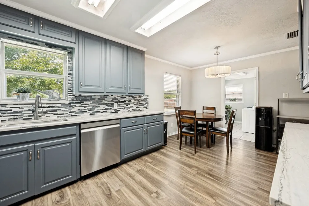 1009 Zelda Drive Hurst, TX 76053