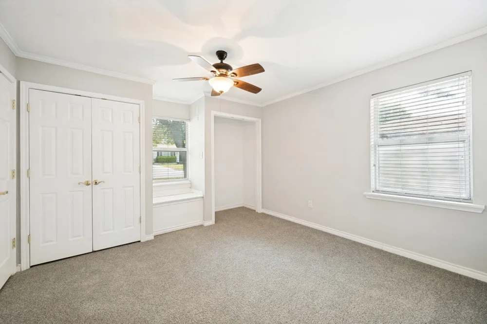 1009 Zelda Drive Hurst, TX 76053