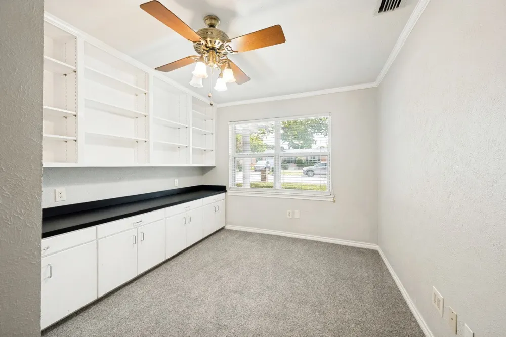 1009 Zelda Drive Hurst, TX 76053