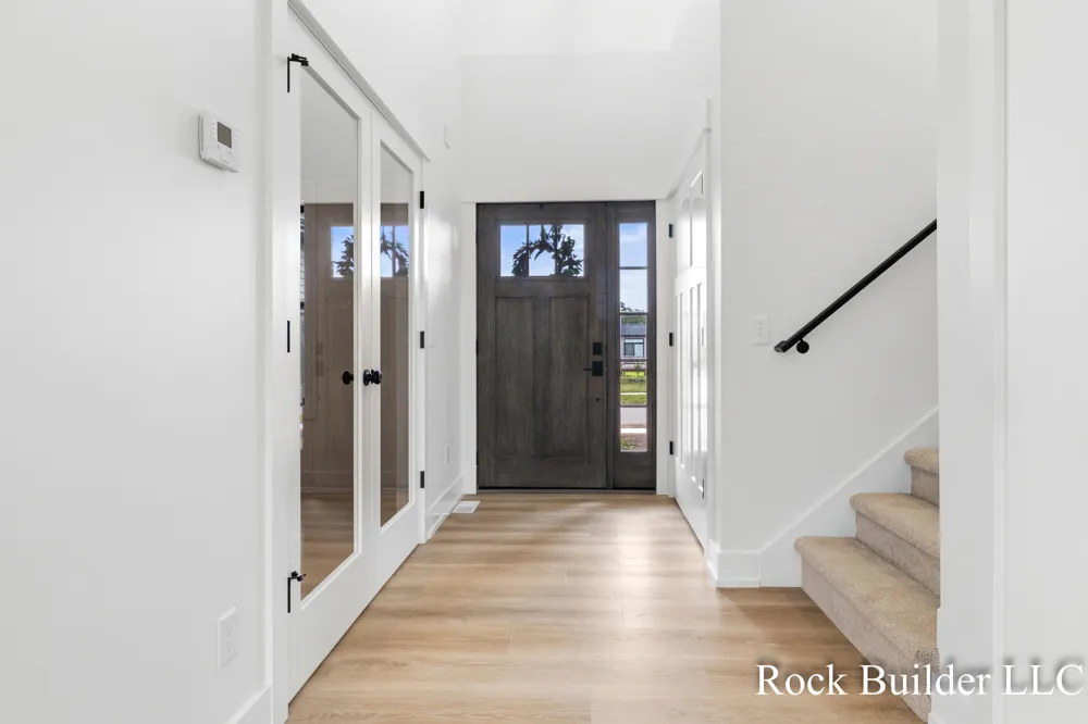 3337 Eagle Peak Drive Jenison, MI 49428