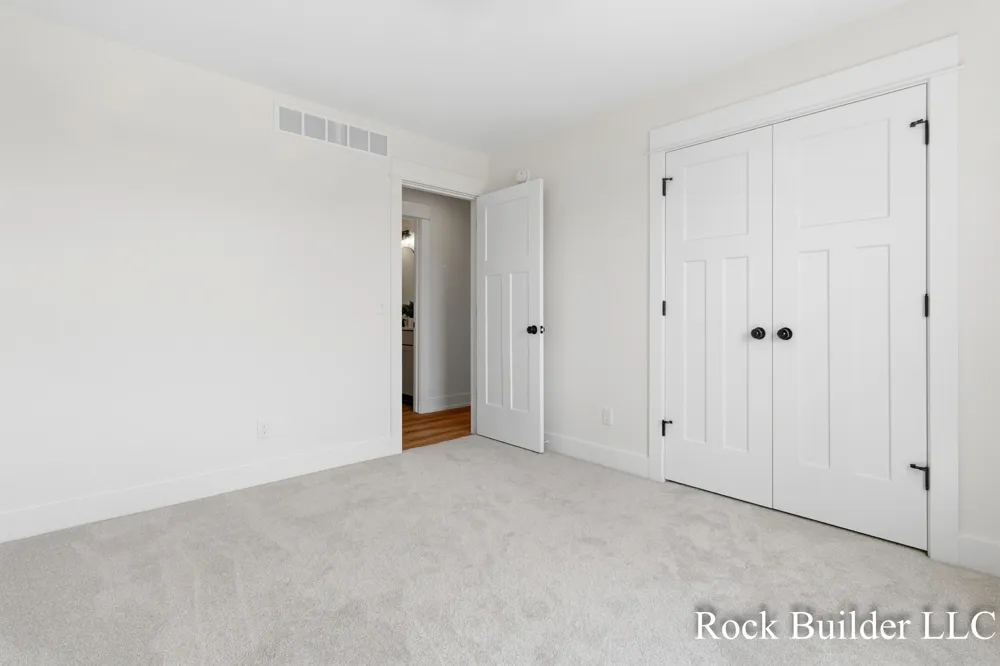 3337 Eagle Peak Drive Jenison, MI 49428