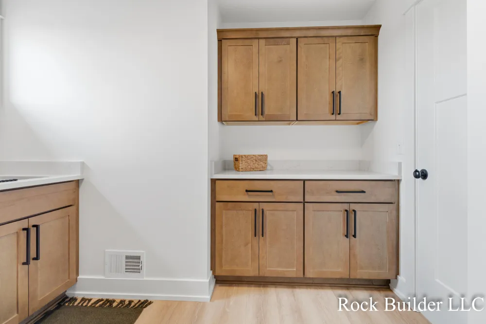 3337 Eagle Peak Drive Jenison, MI 49428