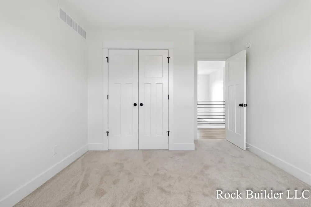 3337 Eagle Peak Drive Jenison, MI 49428