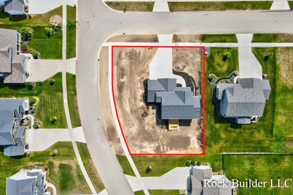 3337 Eagle Peak Drive Jenison, MI 49428