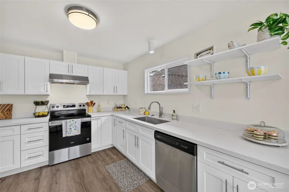 4042 5th Avenue NE Seattle, WA 98105