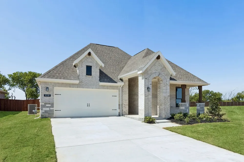 1019 Goldenrod Drive Justin, TX 76247