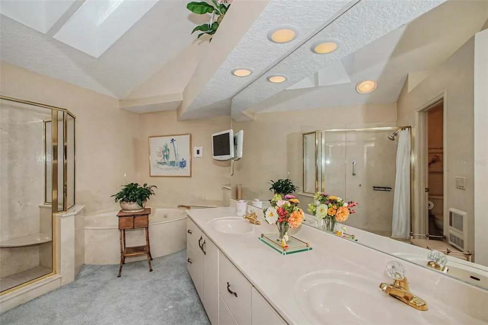 1930 SE CLATTER BRIDGE ROAD ocala, FL 34471