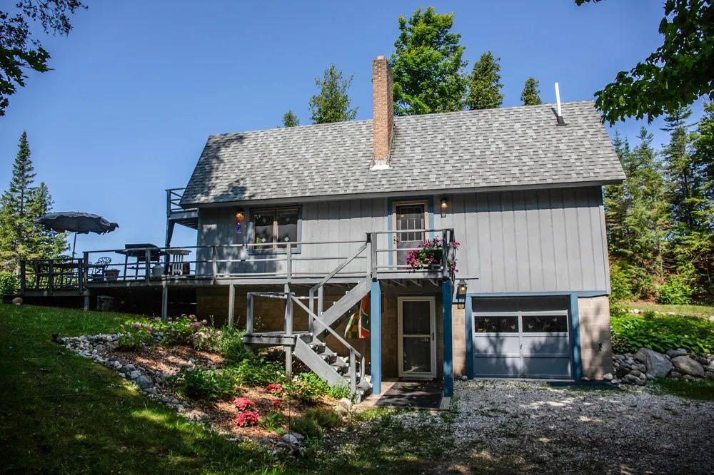 28095 Driftwood Court St James Township, MI 49782