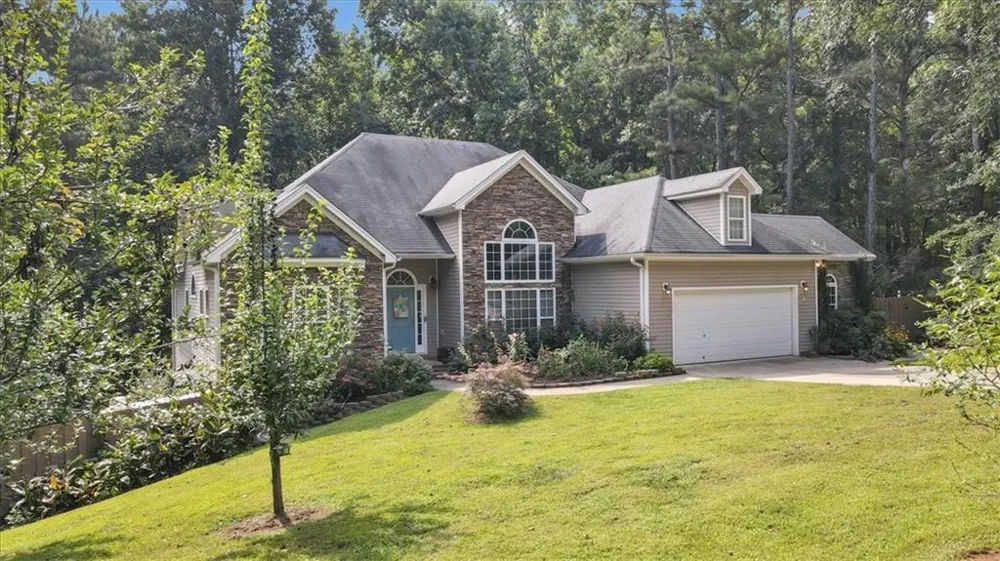59 Rocky Circle NE White, GA 30184