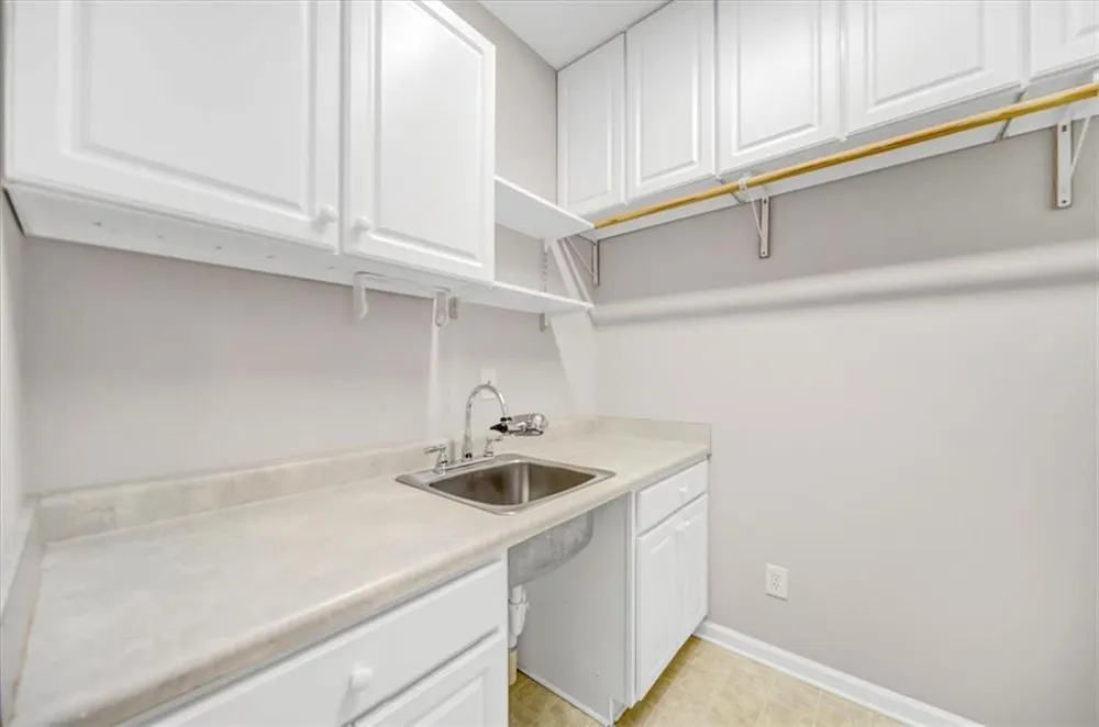 59 Rocky Circle NE White, GA 30184