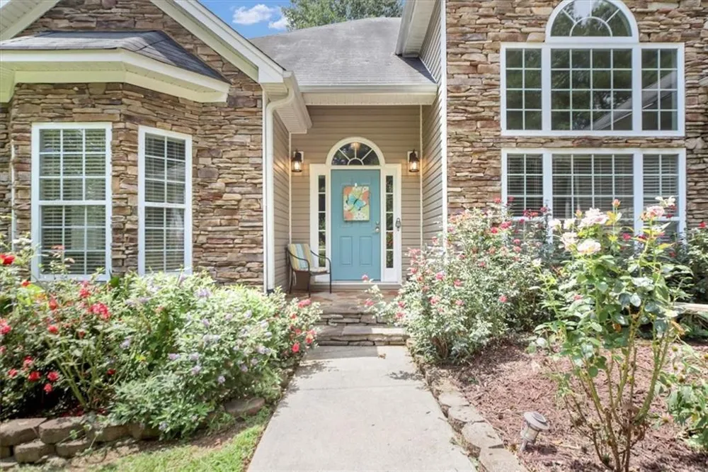 59 Rocky Circle NE White, GA 30184
