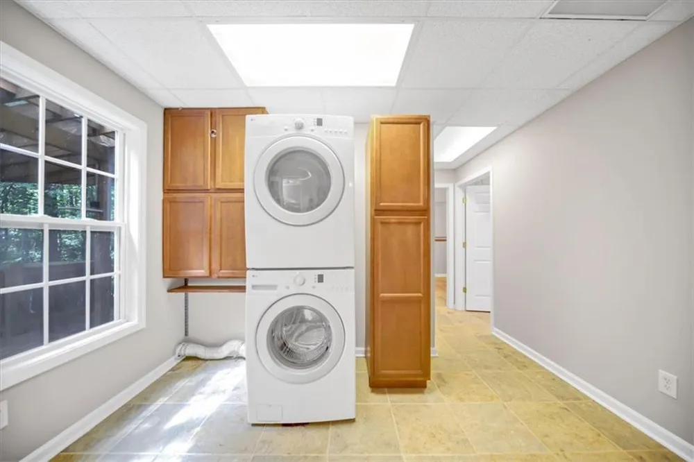 59 Rocky Circle NE White, GA 30184