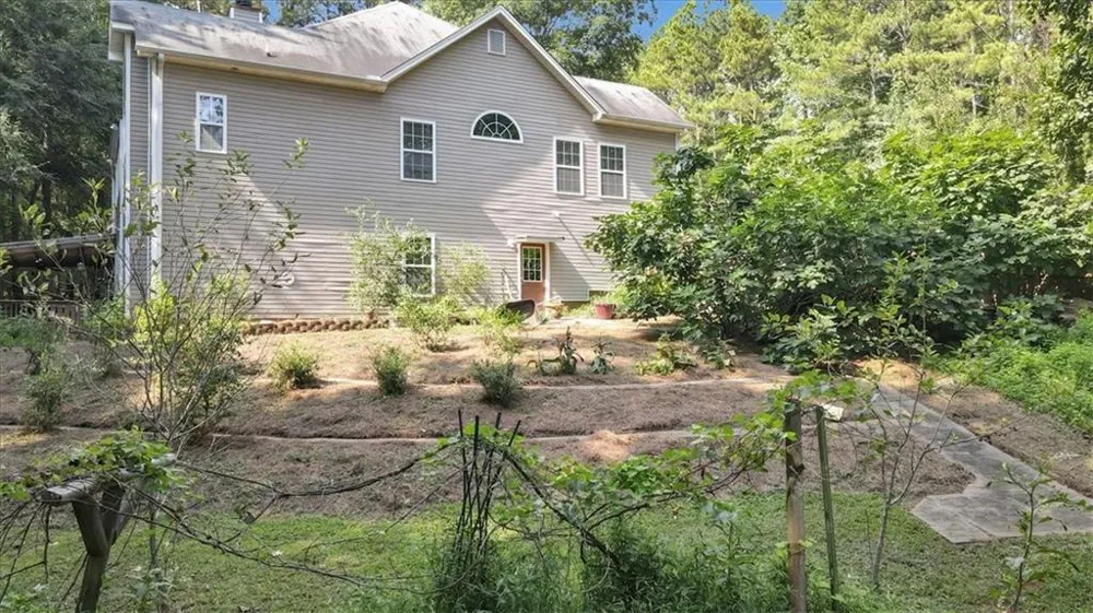 59 Rocky Circle NE White, GA 30184