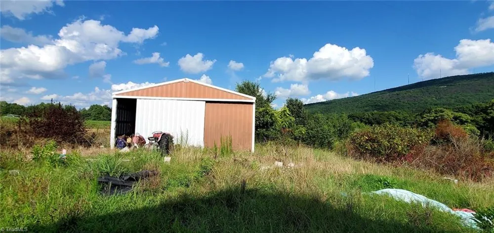 2185 Flat Rock Road Pinnacle, NC 27043