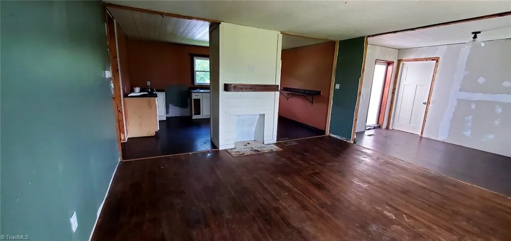 2185 Flat Rock Road Pinnacle, NC 27043