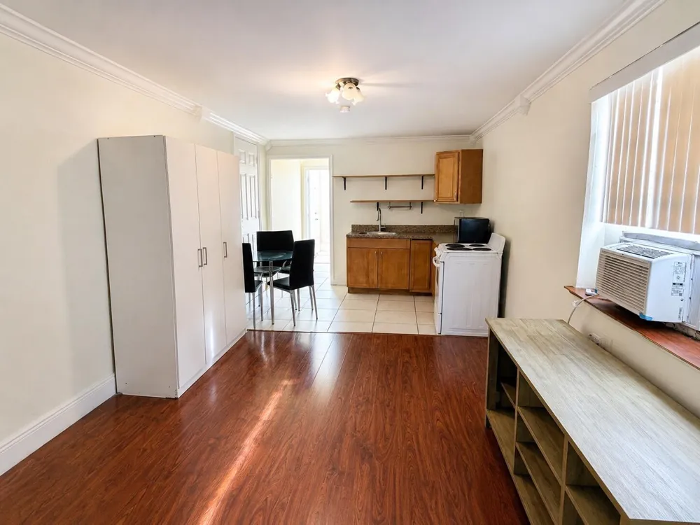 2438 Thomas Street #1 Hollywood, FL 33020