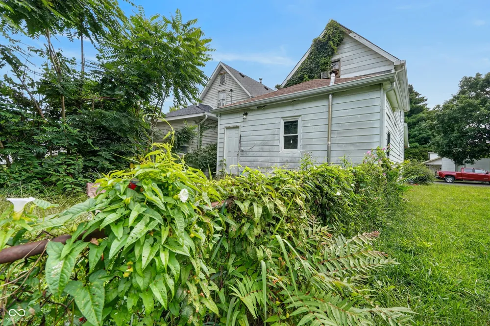 2415 Cedar Anderson, IN 46016