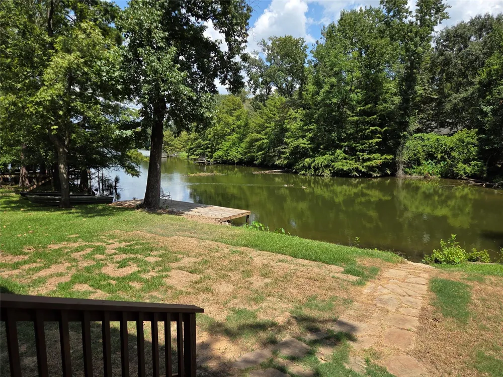 15318 Arrowhead Loop W Willis, TX 77378