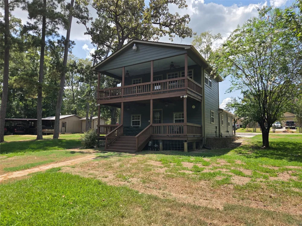 15318 Arrowhead Loop W Willis, TX 77378