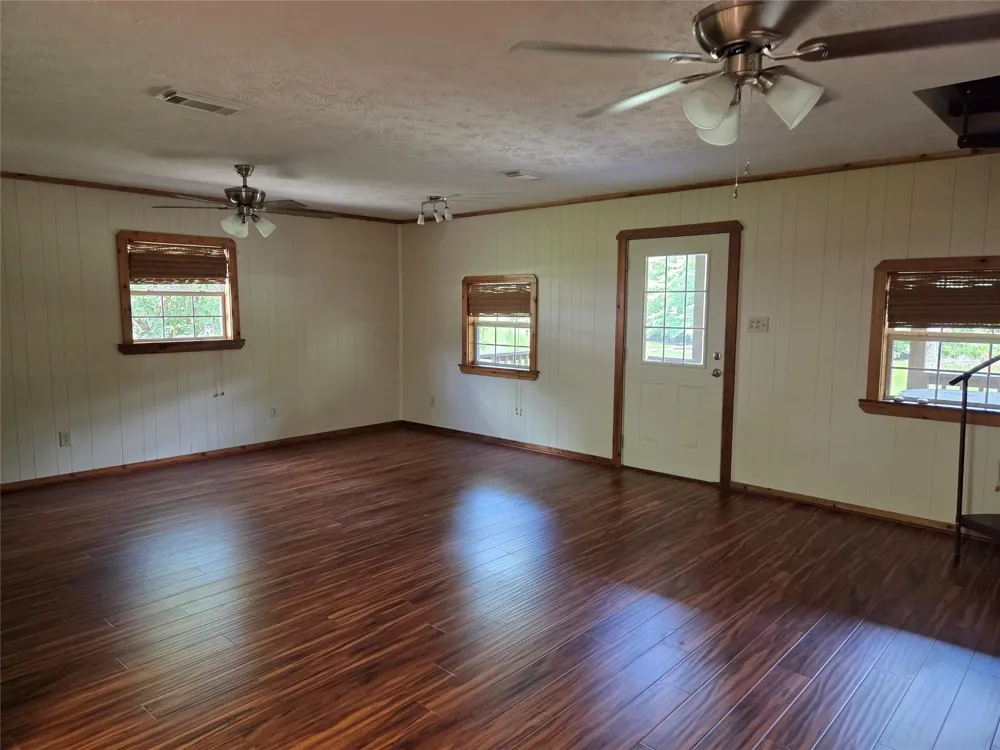 15318 Arrowhead Loop W Willis, TX 77378