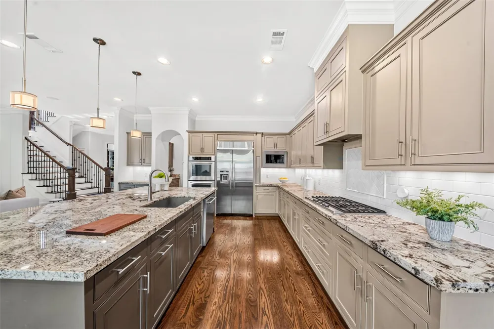 5216 Locust Street Bellaire, TX 77401