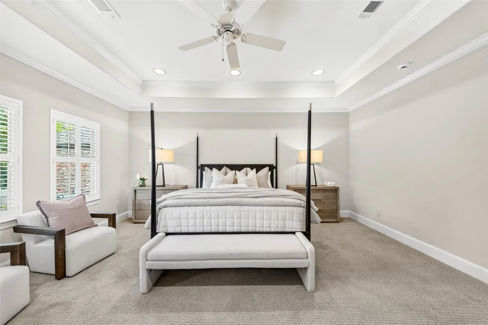 5216 Locust Street Bellaire, TX 77401