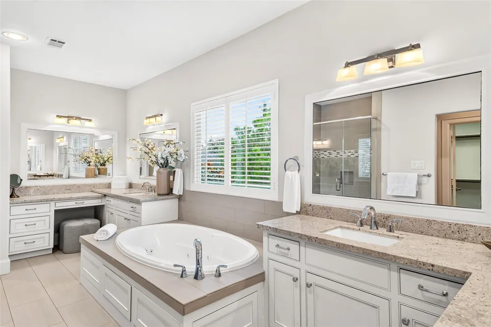 5216 Locust Street Bellaire, TX 77401