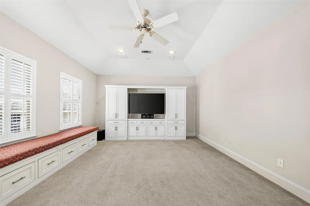 5216 Locust Street Bellaire, TX 77401