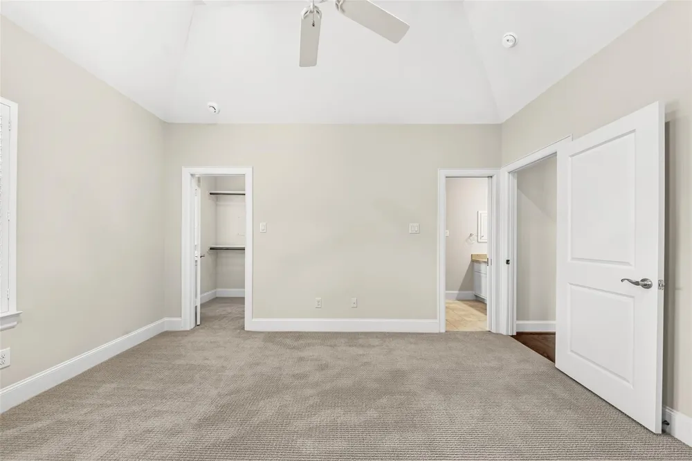 5216 Locust Street Bellaire, TX 77401