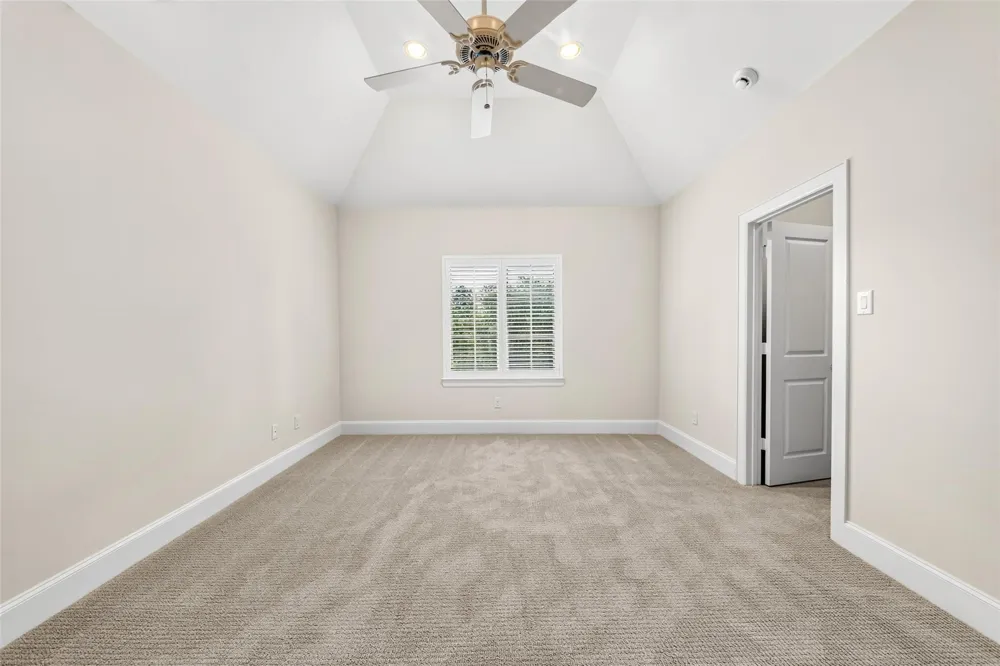 5216 Locust Street Bellaire, TX 77401