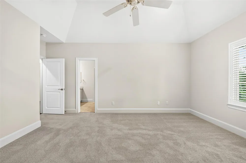 5216 Locust Street Bellaire, TX 77401