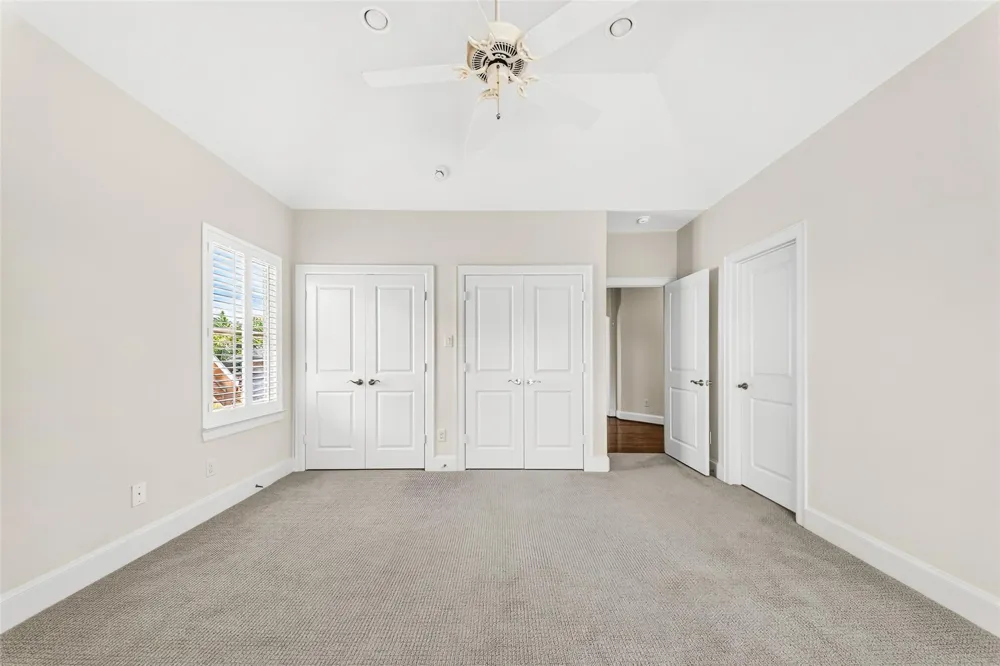 5216 Locust Street Bellaire, TX 77401