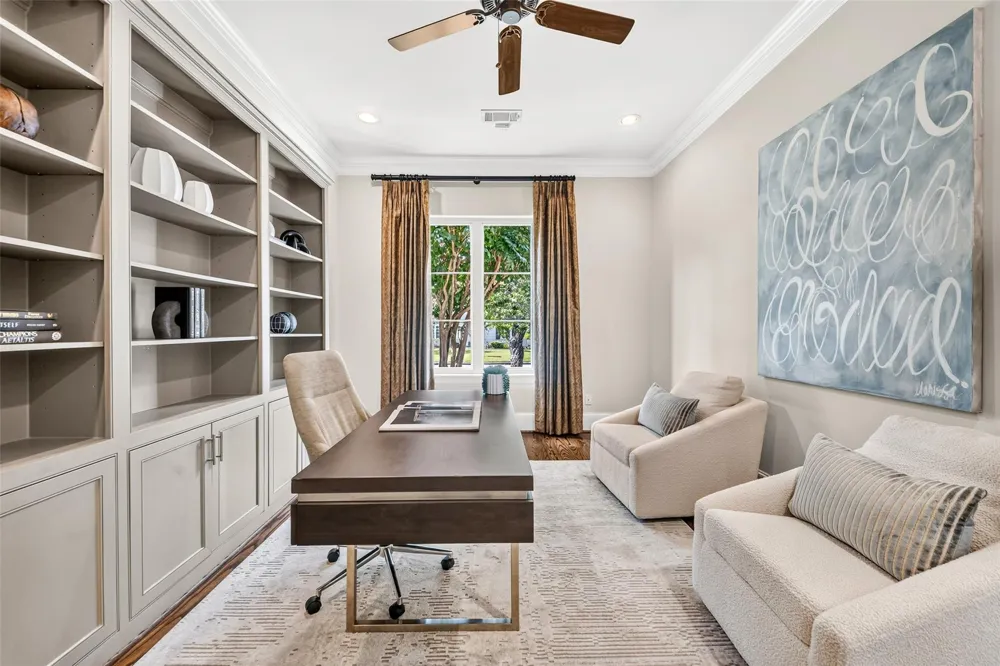 5216 Locust Street Bellaire, TX 77401