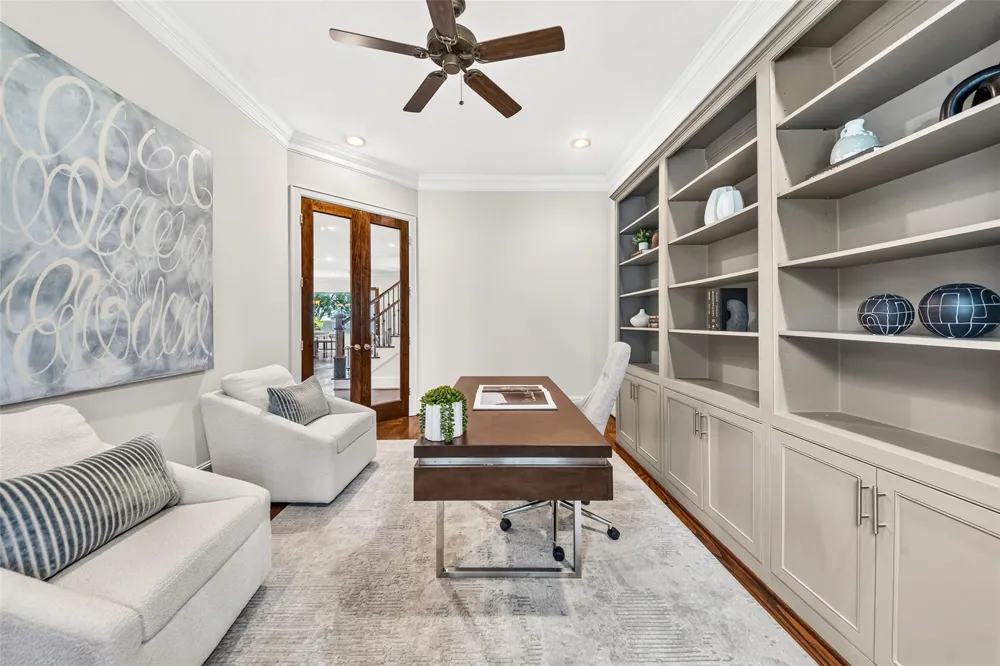 5216 Locust Street Bellaire, TX 77401