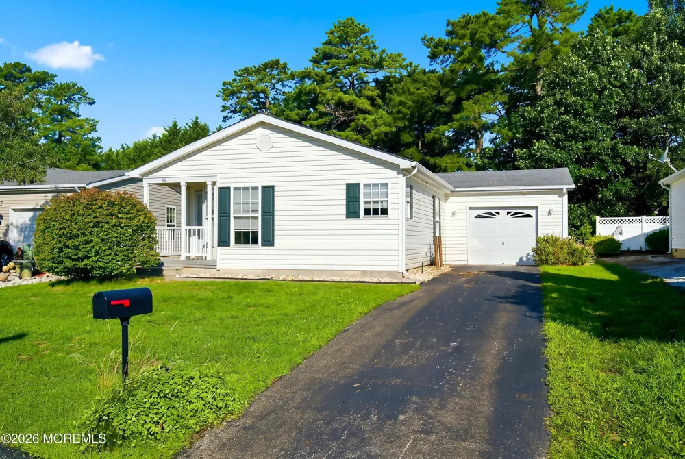 99 Oak Ridge Lane Manahawkin, NJ 08050