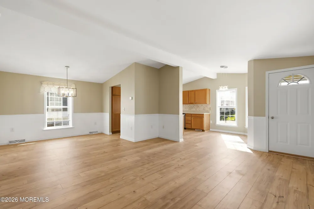 99 Oak Ridge Lane Manahawkin, NJ 08050