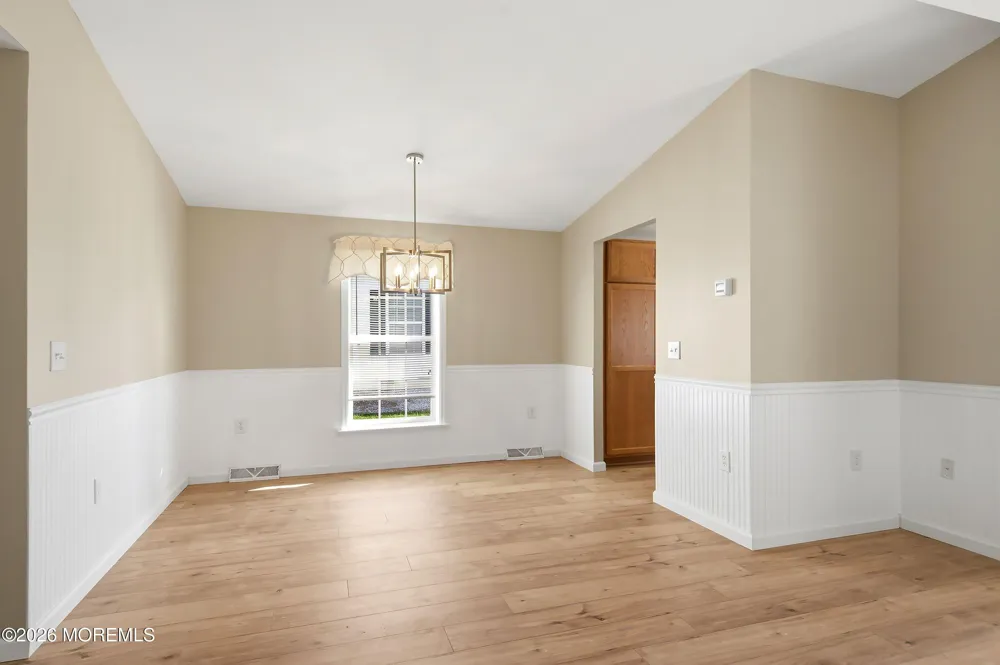 99 Oak Ridge Lane Manahawkin, NJ 08050