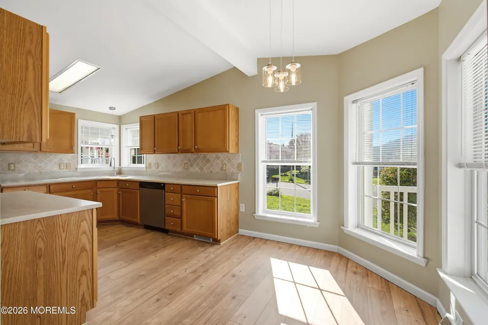 99 Oak Ridge Lane Manahawkin, NJ 08050