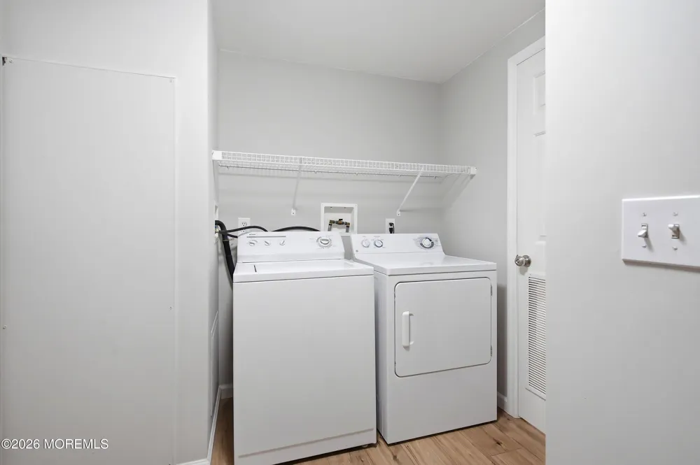 99 Oak Ridge Lane Manahawkin, NJ 08050