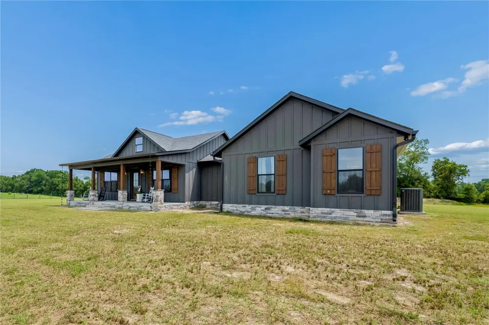 3396 NW 31ST AVENUE Bell, FL 32619