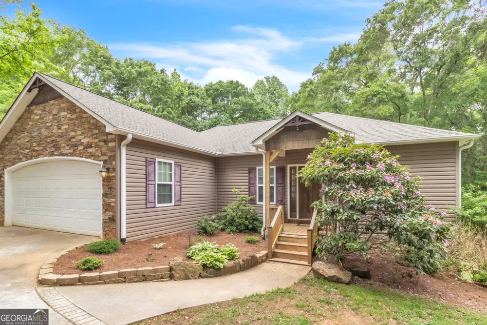 378 Harper LN Royston, GA 30662