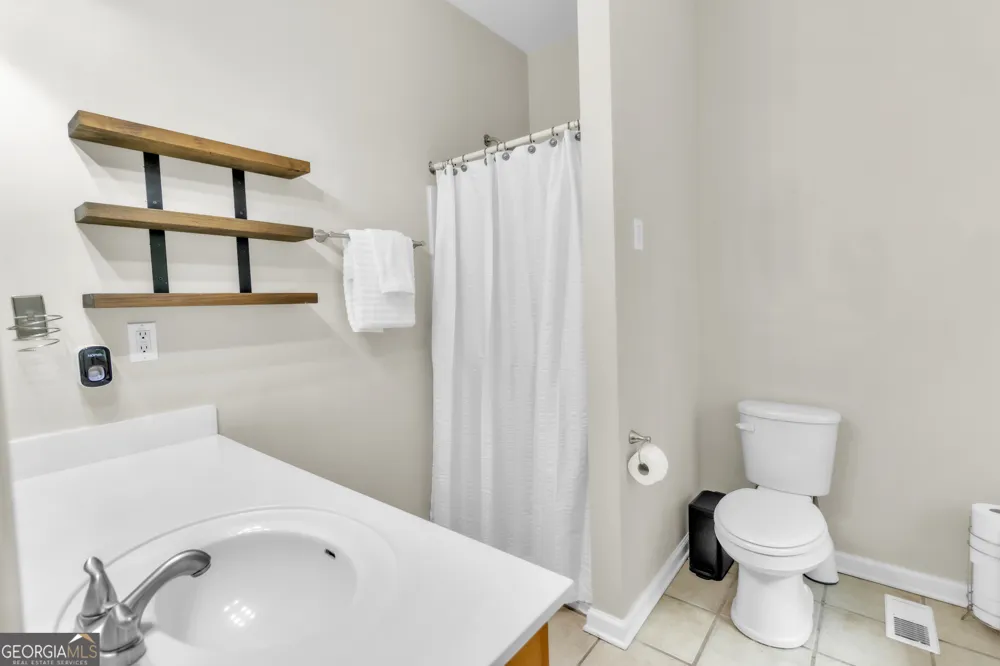 378 Harper LN Royston, GA 30662