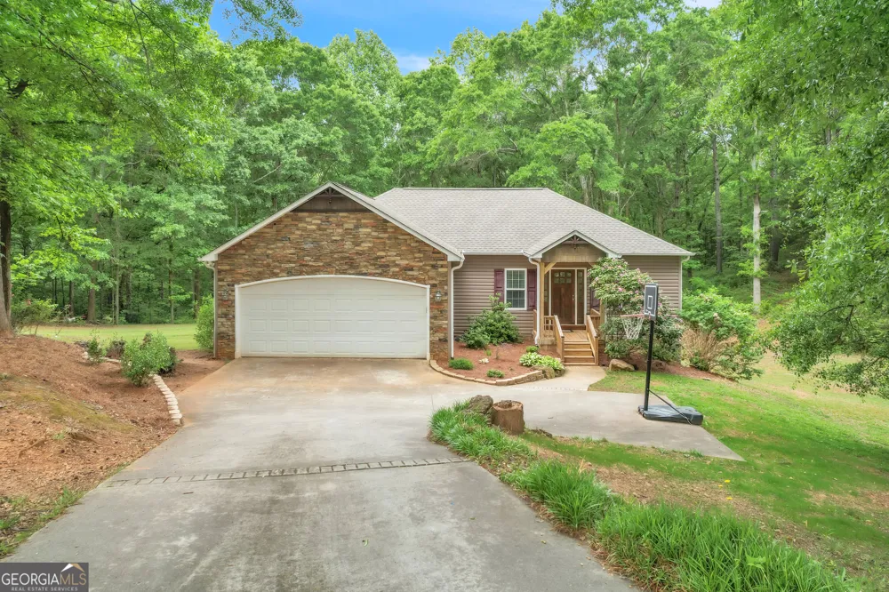 378 Harper LN Royston, GA 30662