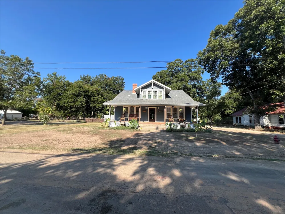 209 Pecan Street Roxton, TX 75477