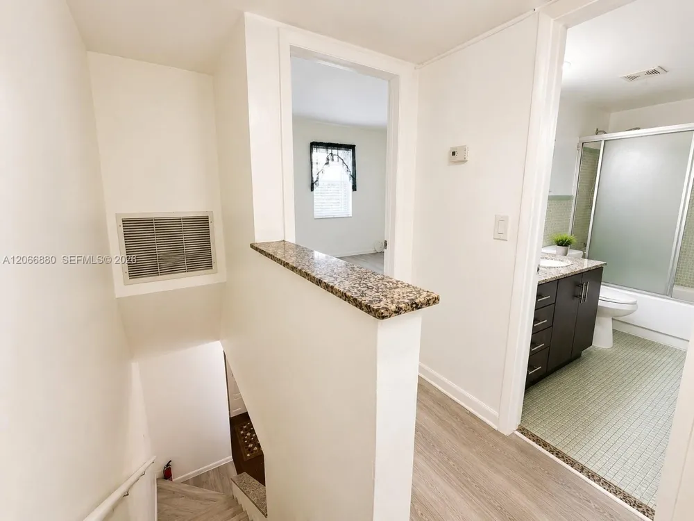 1720 W 75th St Hialeah, FL 33014