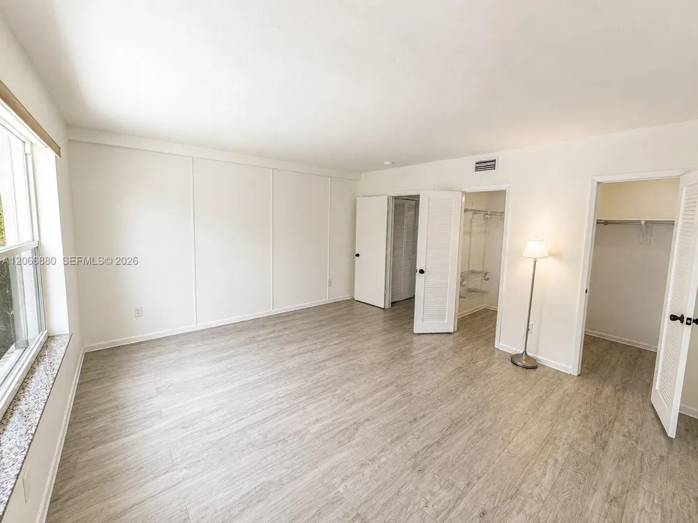 1720 W 75th St Hialeah, FL 33014