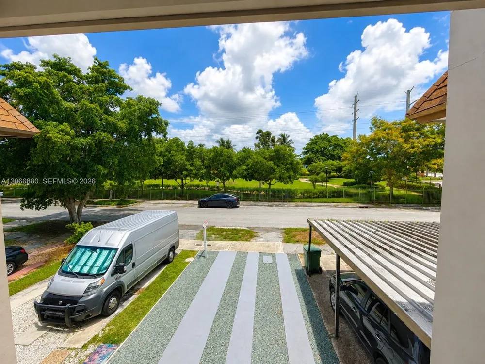 1720 W 75th St Hialeah, FL 33014