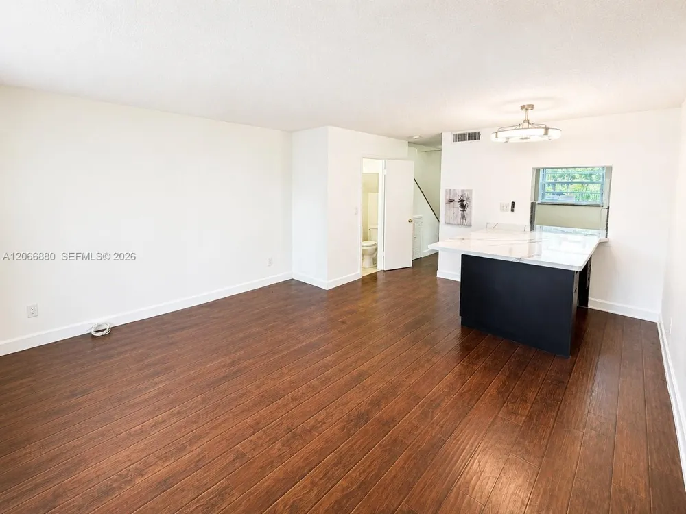 1720 W 75th St Hialeah, FL 33014