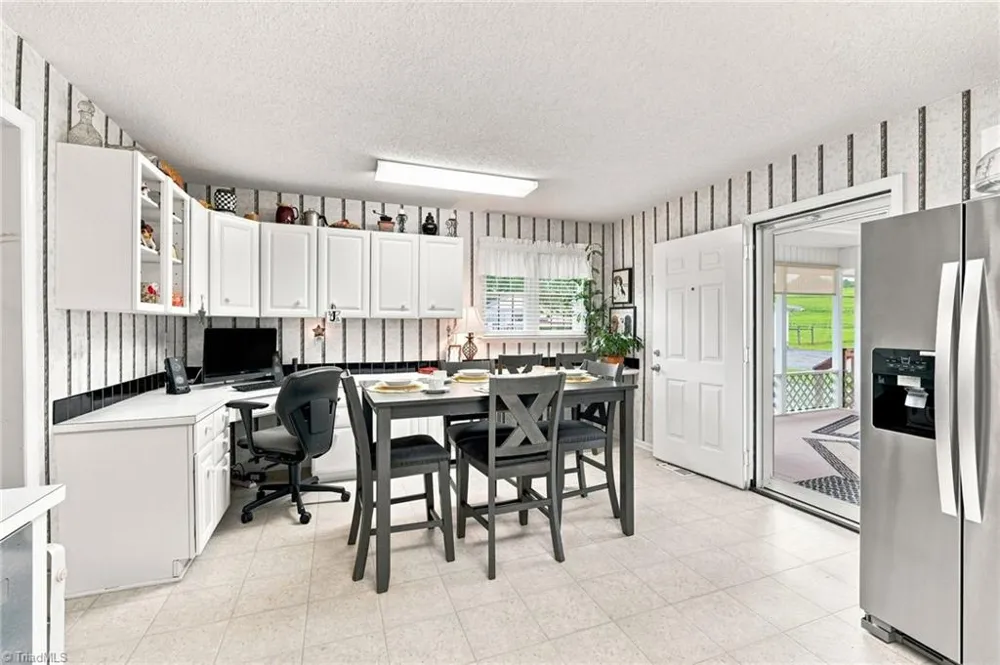 1824 Binkley Road East Bend, NC 27018